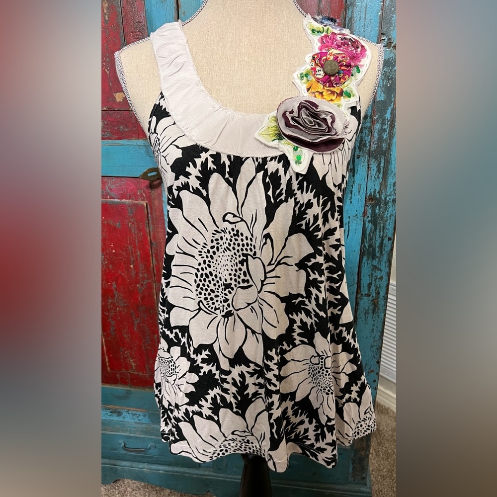 Anthropologie Deletta M Black & White Floral Tank
